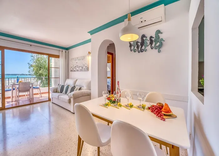 Charming Sea View Apartment In Alcudia